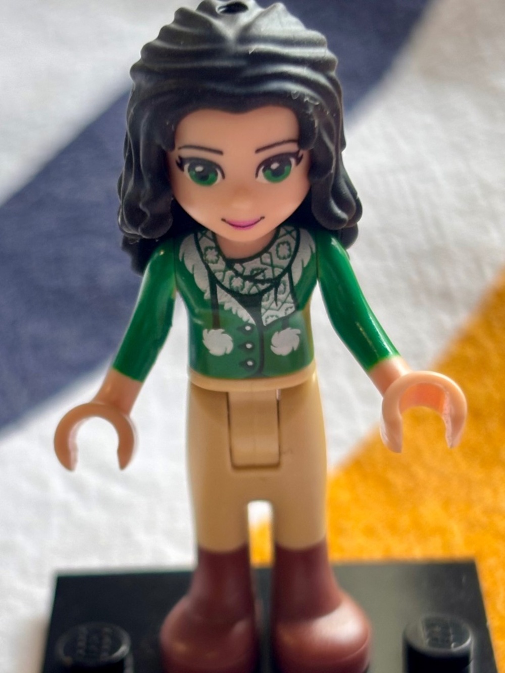LEGO FRIENDS "Emma in Tan Riding Pants" frnd0180 with stand.